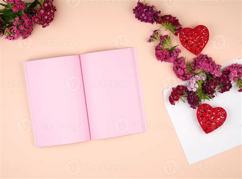 open notebook with pink blank pages 18965095 Stock Photo at Vecteezy