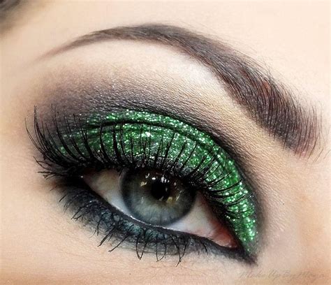 Green Wedding - Green Glitter Eyeshadow #2033206 - Weddbook