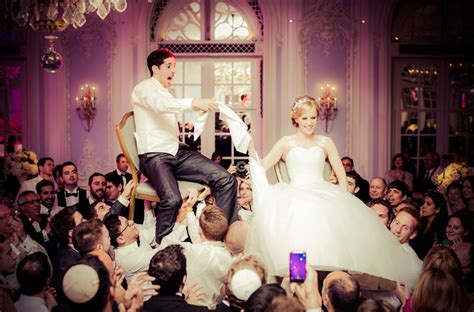 Jewish Wedding Dancing (The Hora) – Jewish Wedding Traditions Explained ...