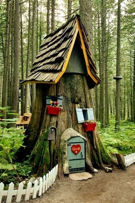 15 Excellent Tree Trunk Ideas To Decorate Your Garden - The ART in LIFE