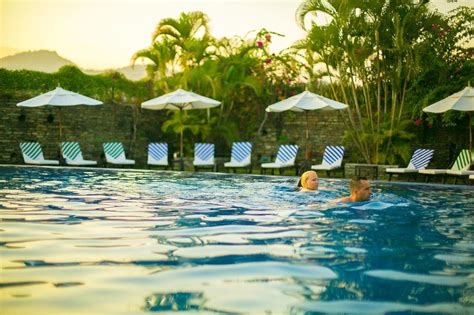 Swimming pool at Shangri-La Village Resort : r/pokhara