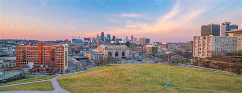 Kansas City downtown skyline USA 3178920 Stock Photo at Vecteezy