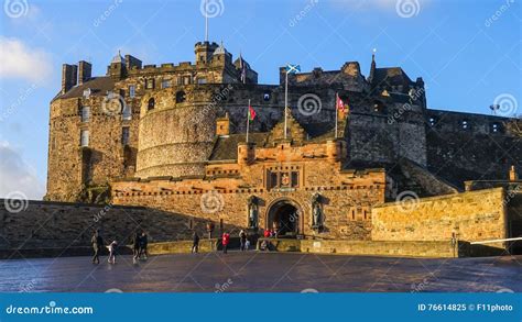 Edinburgh Castle in Old Town Edinburgh Editorial Image - Image of green, city: 76614825