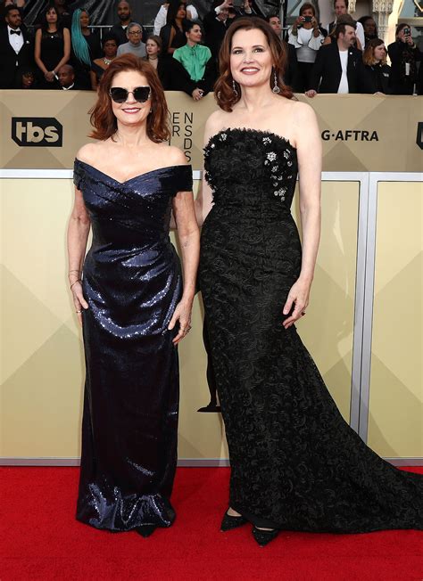 Geena Davis and Susan Sarandon Walk the SAG Awards Red Carpet Together