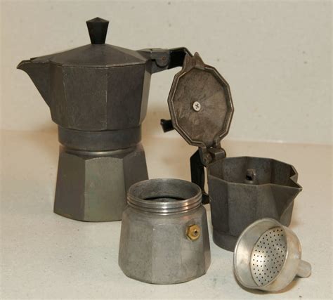 Betty Crapper: Giveaway, Stovetop Espresso Maker & Cuban Coffee