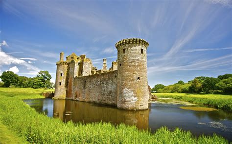 Download Man Made Caerlaverock Castle HD Wallpaper