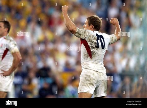 Jonny wilkinson drop goal 2003 hi-res stock photography and images - Alamy