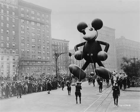 Macy's Thanksgiving Day Parade: 10 decades of balloons, visualized - CNN