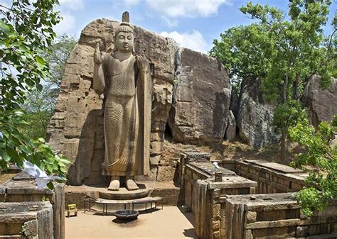 Places to Visit in Anuradhapura | Kingdoms | Walkers Tours