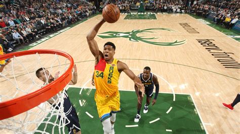 Giannis Antetokounmpo throws down thunderuous dunk | NBA News | Sky Sports