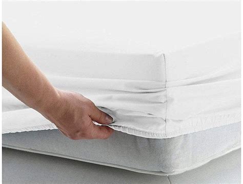 What is Best: Fitted VS Flat Bed Sheets? - The Sleep Judge