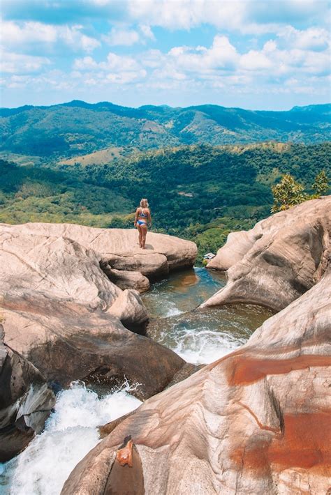 The ULTIMATE Guide To Diyaluma Falls, The BEST Waterfall In Sri Lanka!