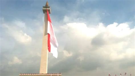 Bendera Merah Putih Terbesar di Dunia Dikibarkan di Monas - News Liputan6.com