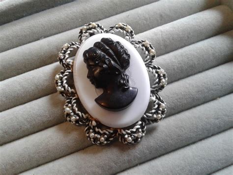 Large Oval Black and White Faux Cameo in White Painted Metal Frame Brooch With Pendant Bail - Etsy