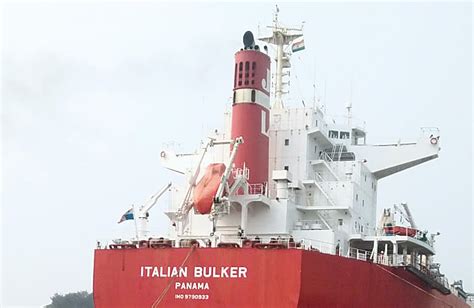 marine hands | Haldia port back on stream as staff return - Telegraph India