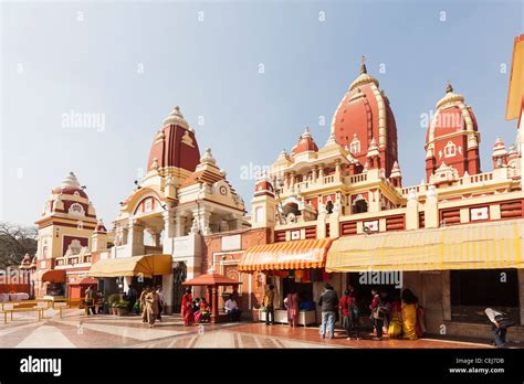 Birla Mandir Hindu Temple, New Delhi, India, in sunshine under a clear ...