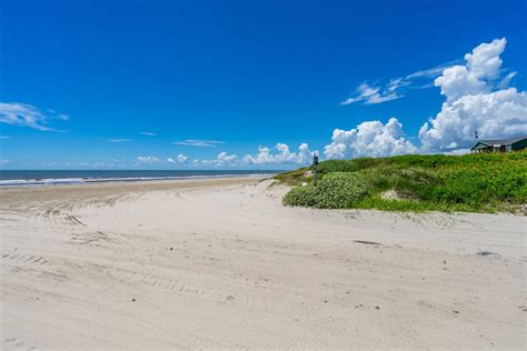 7 Top-Rated RV Parks On The Beach In Texas