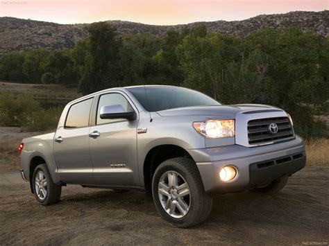 Toyota Tundra CrewMax (2007) - pictures, information & specs