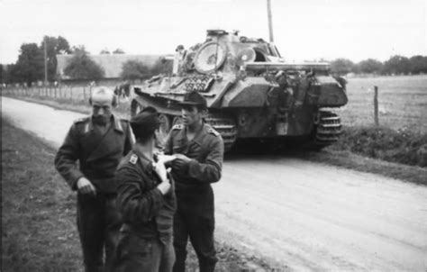 Panther Ausf G Of 9th Panzer Division - France 1944 | A Military Photo ...