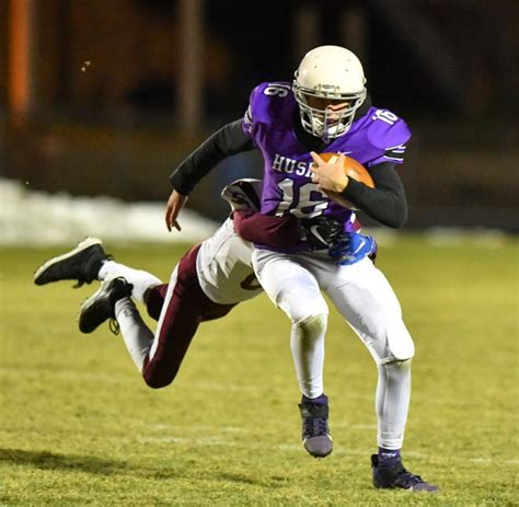 Football roundup: Albany wins big in section quarterfinals