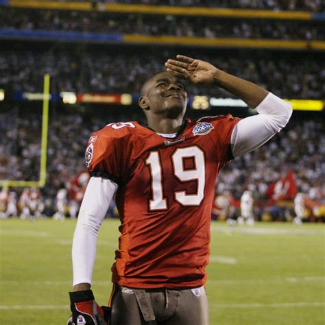 Keyshawn Johnson Stats, Height, Weight, Position, Teams, Number - ABTC