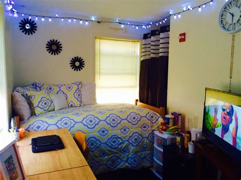 Single dorm room | Single dorm room, College dorm room decor, Dorm room ...