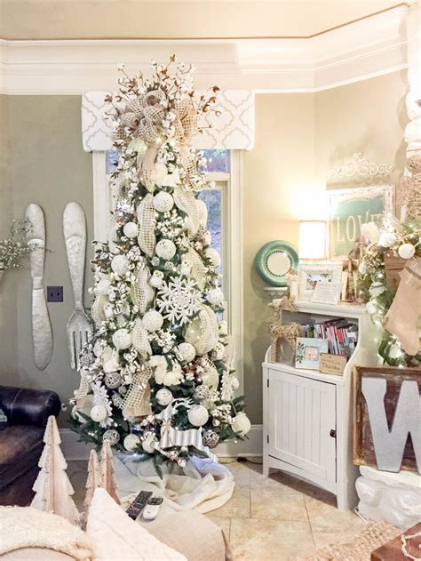 How to Decorate with Winter Decorations for Christmas