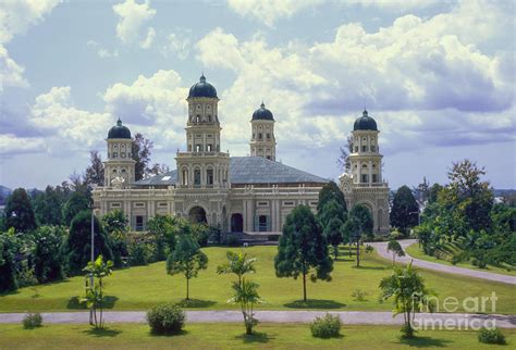 Masjid Sultan Abu Bakar Mosque Photograph by Bob Phillips | Fine Art America