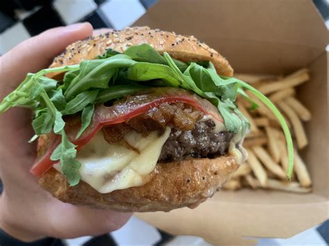 A Burger For Everyone: 8 Best Burger Spots in Los Angeles - The LA Girl