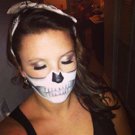 Skeleton Halloween Makeup