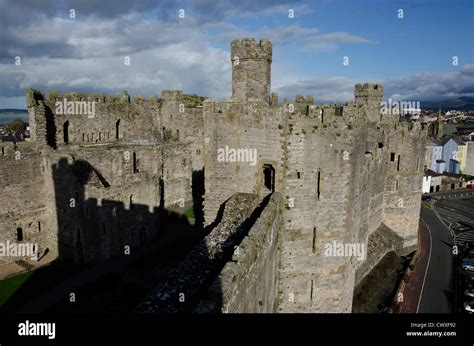 Inside caernarfon castle hi-res stock photography and images - Alamy