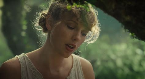 Taylor Swift: Folklore Album Review - Cultura