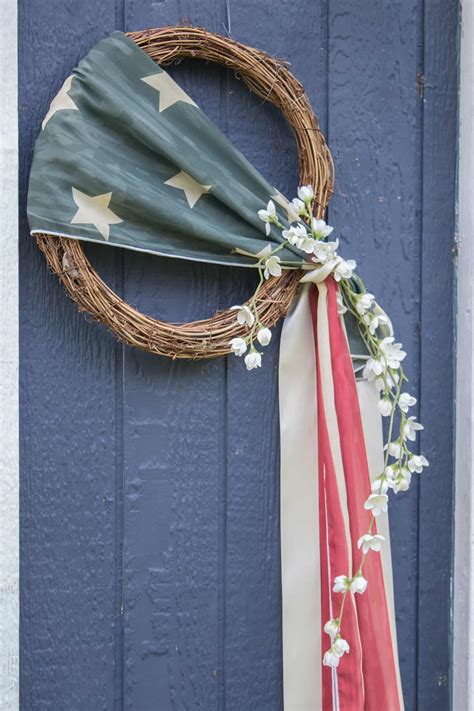 Red White and Blue Wreath DIY - The Honeycomb Home