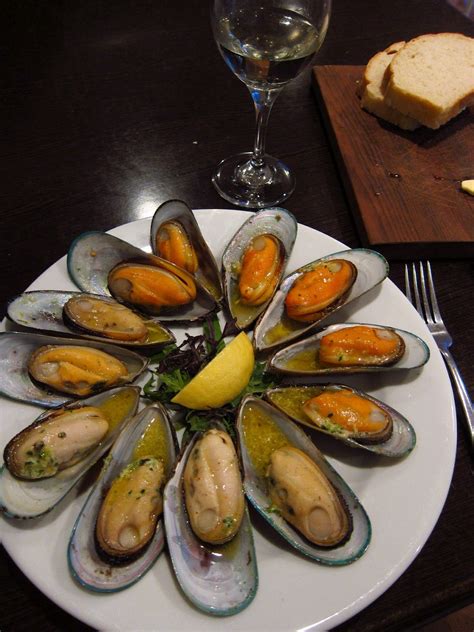 Havelock, New Zealand (The Mussel Capital of the World): Baked Green ...