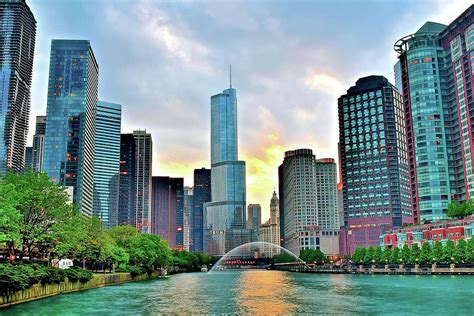 Sunset on The Chicago River Photograph by Chicago Skyline Art