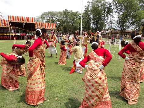 rupam sarma { xhobdo }: Bihu Dance