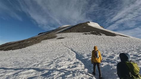 Take a trip to the summit of Mount Adams | kgw.com