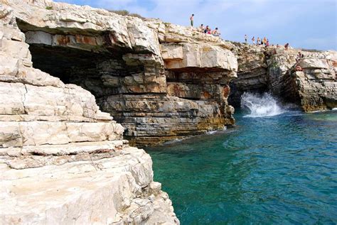 Cliff Jumping in Pula, Croatia - Travel Dudes