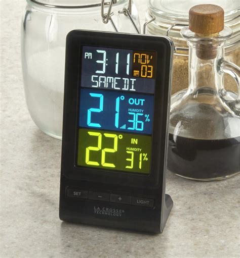 Dual-Display Indoor/Outdoor Weather Station - Lee Valley Tools