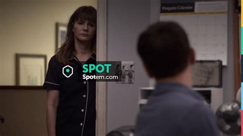 The pajamas Elsa Gardner (Jennifer Jason Leigh) in Atypical S02E10 ...