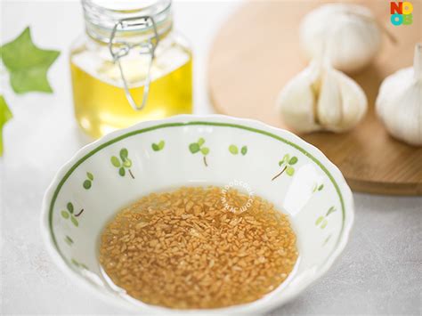 Crispy Garlic Oil Recipe | NoobCook.com