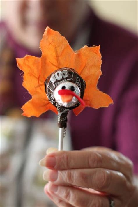 Thanksgiving Crafts for Seniors | We Know How To Do It