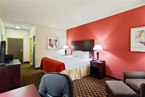 HOLIDAY INN EXPRESS & SUITES MALVERN, AN IHG HOTEL $101 ($̶1̶1̶5̶ ...