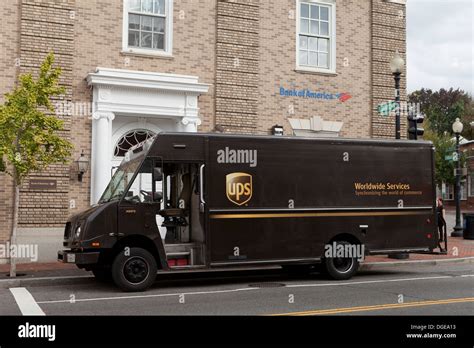 Ups truck delivery van hi-res stock photography and images - Alamy