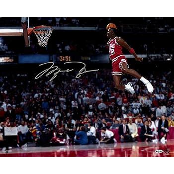 Michael Jordan XXL Poster - Slam Dunk Contest (137cm x 99cm) + a surprise poster!: Amazon.co.uk ...