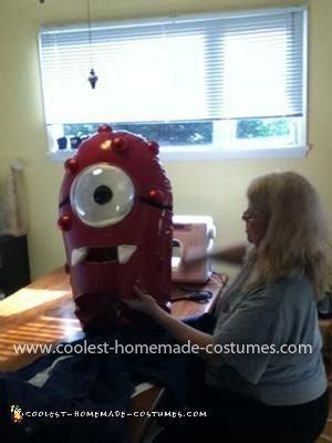 Coolest KIA Superbowl Commercial Muno Costume