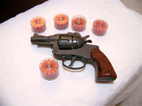 Vintage Toy secret agent Cap Gun Cresent Toys with Caps