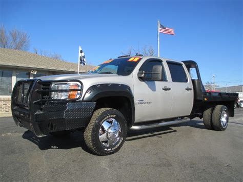 GMC Sierra 3500HD - Information and photos - MOMENTcar