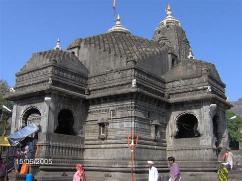 Six iconic Hindu temples to visit around Pune!