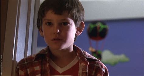 Picture of Henry Thomas in E.T. the Extra-Terrestrial - TI4U ...